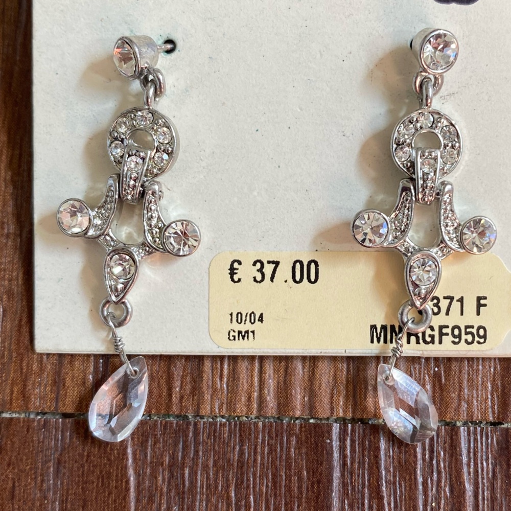 Monet vintage silver crystal rhinestone faux diamond drop chandelier earrings